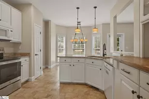 211 Sunrise Dr, Greer, SC 29651 - Photo 10