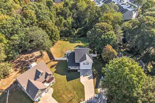 8 Bethel Oaks Ct, Mauldin, SC 29662 - Photo 2