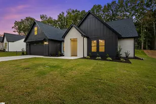 5 Inverrary Dr, Taylors, SC 29687 - Photo 2