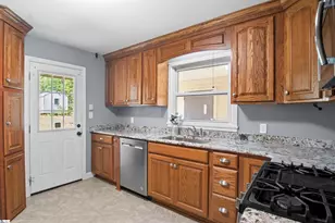 107 Vaughn St, Greer, SC 29651 - Photo 10