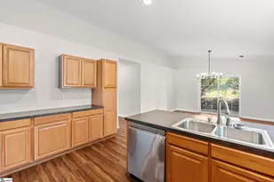 400 Panther Ct, Greer, SC 29651 - Photo 10