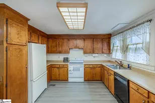 10676 Augusta Rd, Belton, SC 29627 - Photo 8