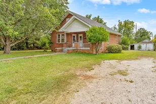 92 4th St, Greenwood, SC 29646 - Photo 12