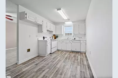 553 Memorail Drive Extension #Unit M, Greer, SC 29651 - Photo 6