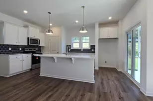 28 Halsey St, Central, SC 29630 - Photo 2
