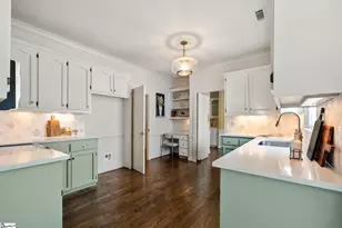 302 Greenview Cir, Greenville, SC 29609 - Photo 10