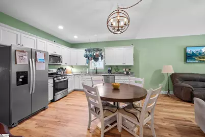 122 W Baker Street, Pickens, SC 29671 - Photo 10