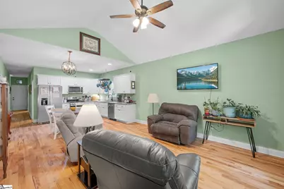 122 W Baker Street, Pickens, SC 29671 - Photo 8