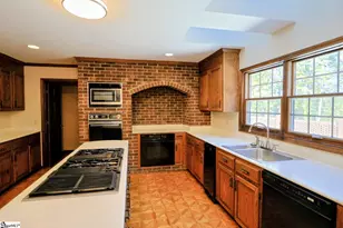 303 Raven Rd, Greenville, SC 29615 - Photo 14
