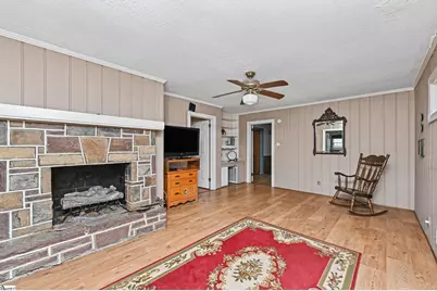 221 Lowndes Avenue, Greenville, SC 29607 - Photo 14