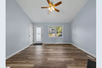 410 Fairdale Drive, Simpsonville, SC 29681 - Photo 8