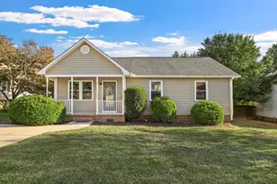 410 Fairdale Dr, Simpsonville, SC 29681 - Photo 2