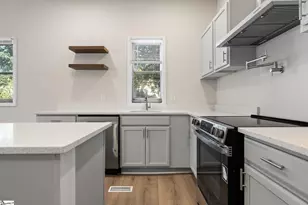 110 9th St, Greenville, SC 29611 - Photo 10