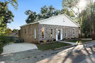 110 9th St, Greenville, SC 29611 - Photo 4