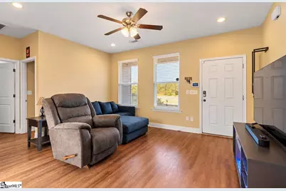 807 Chase Avenue, Greenwood, SC 29648 - Photo 2