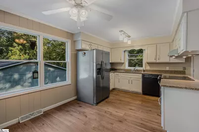 12 E Indian Trail, Taylors, SC 29687 - Photo 6