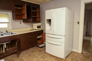 128 Bird St, Union, SC 29379 - Photo 8