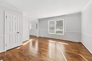 303 Eastcrest Dr, Simpsonville, SC 29681 - Photo 2
