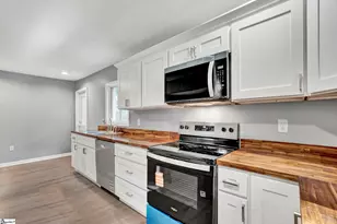 202 Holland St, Gaffney, SC 29341 - Photo 8