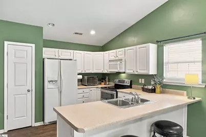 105 Sturgeon Bay Drive, Taylors, SC 29687 - Photo 10