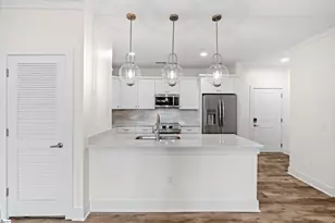 98 E McBee Ave, Greenville, SC 29601 - Photo 12