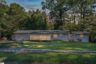 306 S Lakeview Drive, Duncan, SC 29334 - Photo 1
