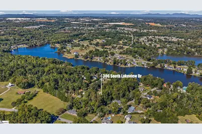 306 S Lakeview Drive, Duncan, SC 29334 - Photo 2