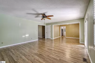 200 S Pointe, Cowpens, SC 29330 - Photo 8