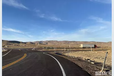 5160 Esther Avenue, Silver Springs, NV 89429 - Photo 8