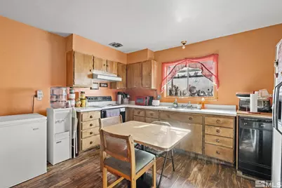 1885 Castle Way, Reno, NV 89512 - Photo 6