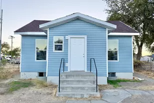 460 5th St, Battle Mountain, NV 89820 - Photo 1