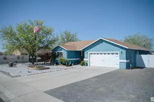 3215 Spring Cir, Silver Springs, NV 89429 - Photo 4