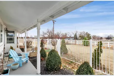 990 Riverview Drive, Gardnerville, NV 89460 - Photo 6