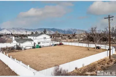 990 Riverview Drive, Gardnerville, NV 89460 - Photo 4