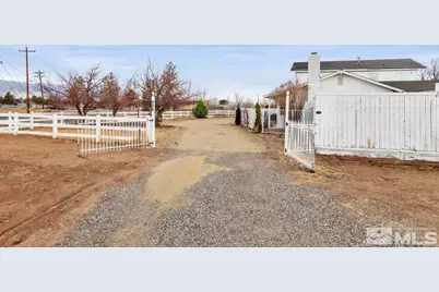 990 Riverview Drive, Gardnerville, NV 89460 - Photo 34