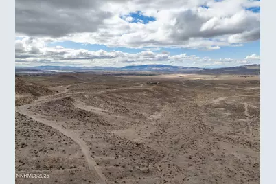 1125 Ruby Avenue, Silver Springs, NV 89429 - Photo 4