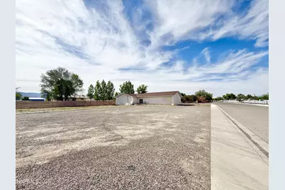 215 Palmer Street, Battle Mountain, NV 89820 - Photo 4