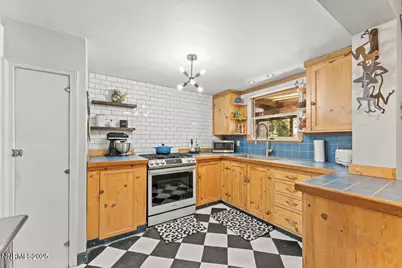 661 Thoma Street, Reno, NV 89502 - Photo 10