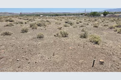 1190 Rhyolite Drive, Silver Springs, NV 89429 - Photo 2