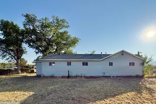 195 Pleasant Hill Dr, Battle Mountain, NV 89820 - Photo 4