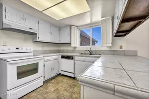 1425 Julie Ct, Reno, NV 89509 - Photo 4