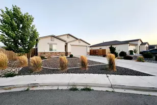 969 Kathryn Ct, Fernley, NV 89408 - Photo 2