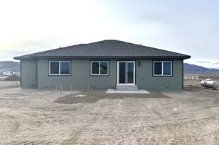 660 Emerald Ln, Battle Mountain, NV 89820 - Photo 2