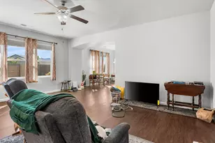 242 Red Oak Dr, Fernley, NV 89408 - Photo 4