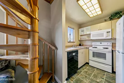 305 Galaxy Lane #6, Stateline, NV 89449 - Photo 20