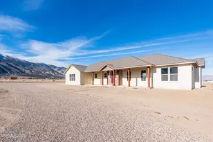 25 Jessica Dr, Smith Valley, NV 89444 - Photo 2