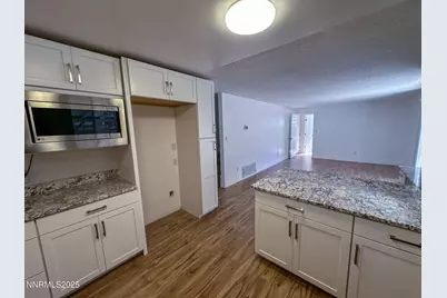 3095 Randolph Drive, Reno, NV 89502 - Photo 2