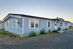 420 E 3rd St, Battle Mountain, NV 89820 - Photo 2
