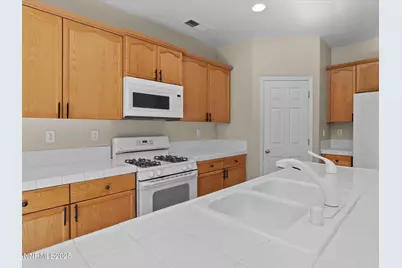 9290 Hummer Drive, Reno, NV 89521 - Photo 14