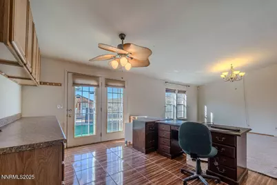 1535 Lincoln Circle, Silver Springs, NV 89429 - Photo 10